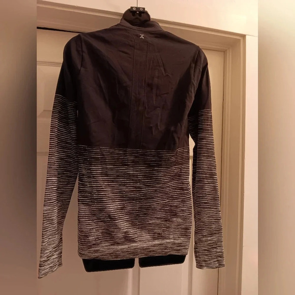 XERSION Womens NEW w/Tag Semi-Fit Long Sleeve 1/4 Zip Athletic Shirt Size S Blk - Picture 2 of 4